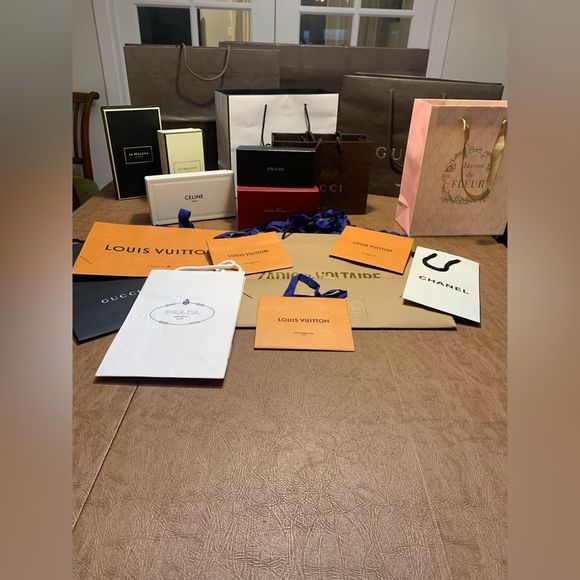Louis Vuitton, Gucci, Chanel, Prada & more shopping bags and boxes - Picture 8 of 9